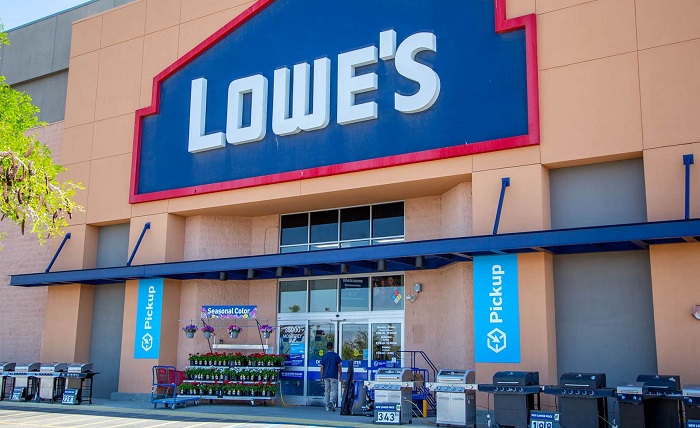 Lowes Hours Are on a Particular Day